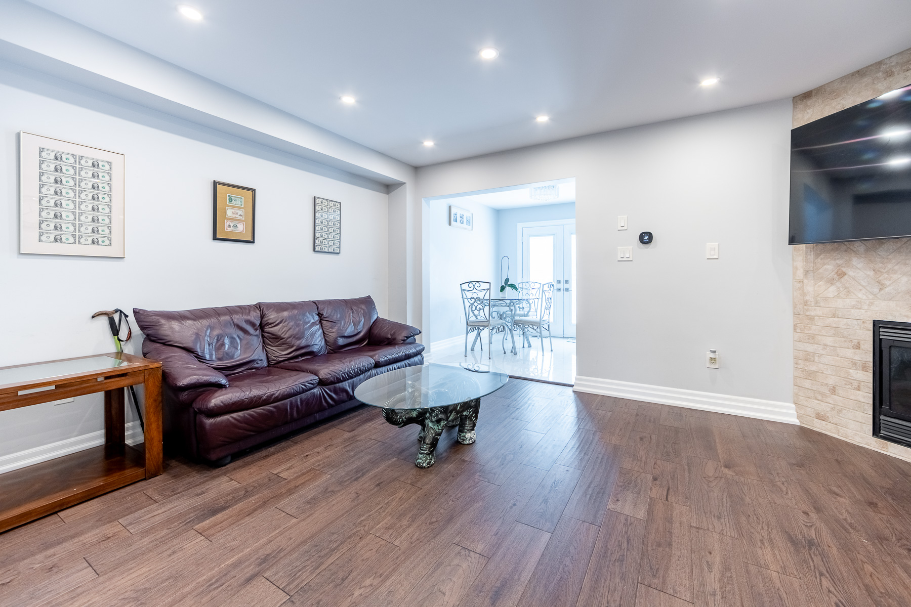 405 King St E interior photo