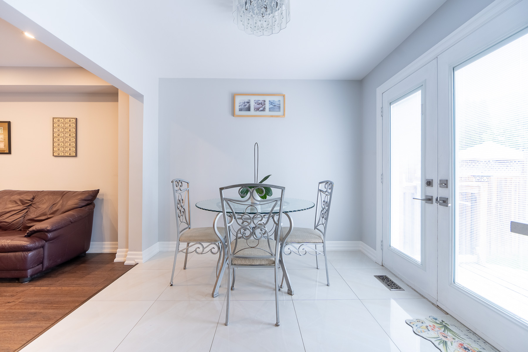 405 King St E interior photo