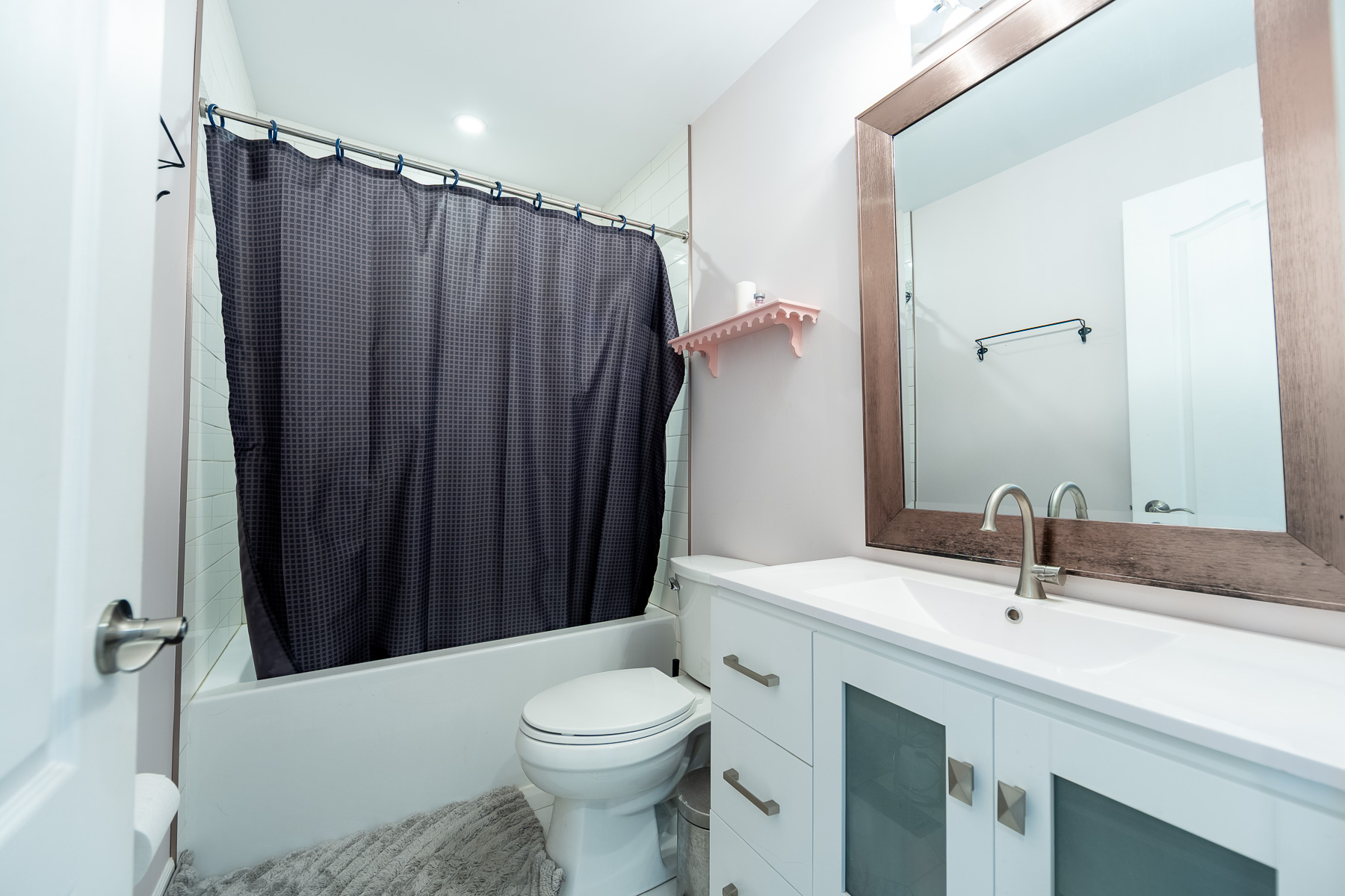 405 King St E interior photo