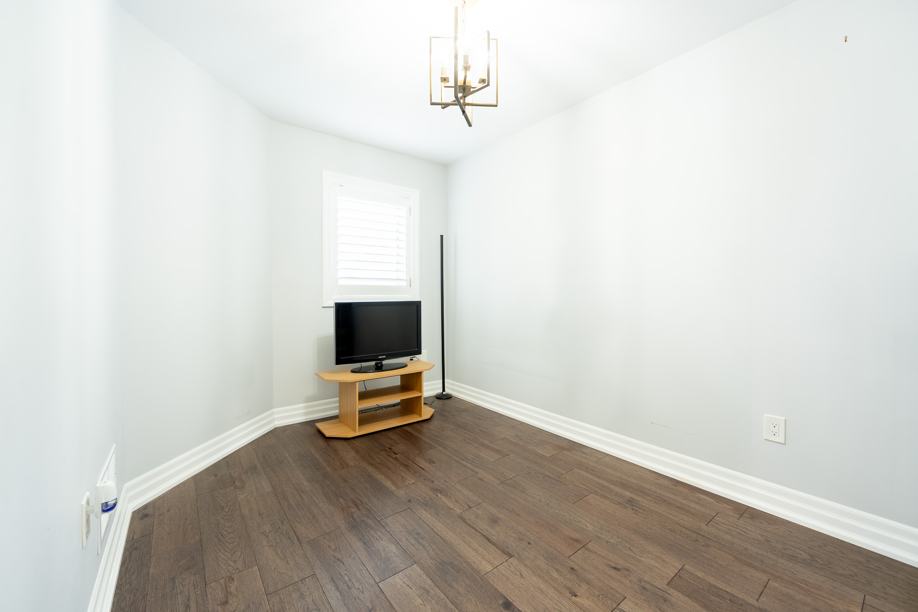 405 King St E interior photo