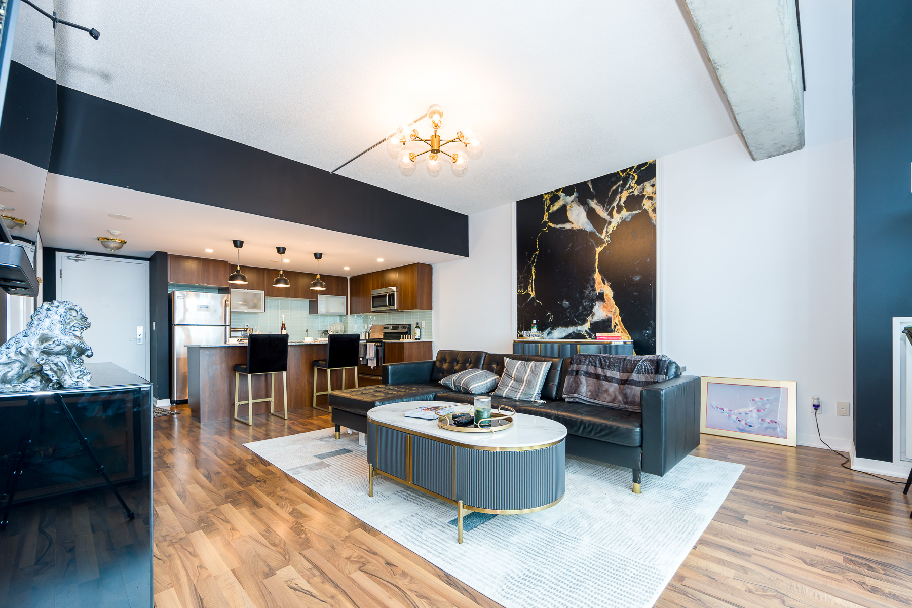 59 East Liberty interior photo